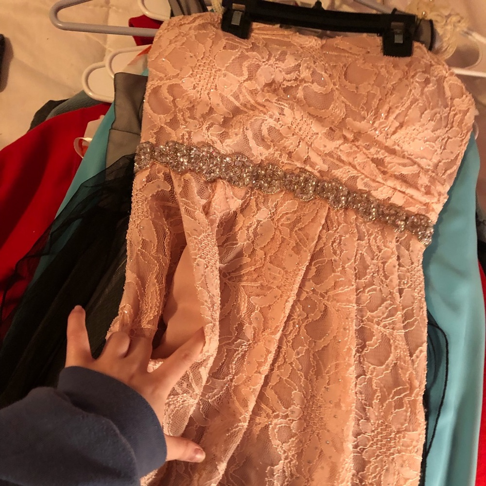 DAVIDS BRIDAL SHORT BRIDESMAID DRESS